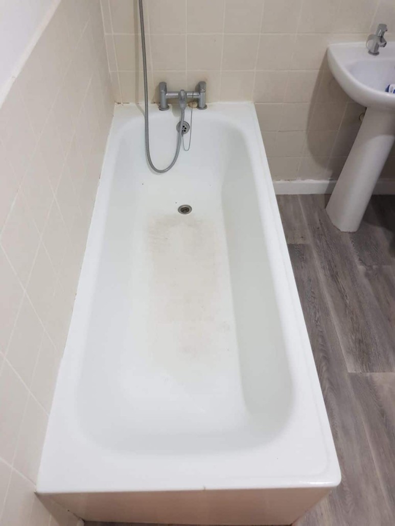 How To Clean Enamel Bath? Eager Beaver Bath Resurfacing Expert