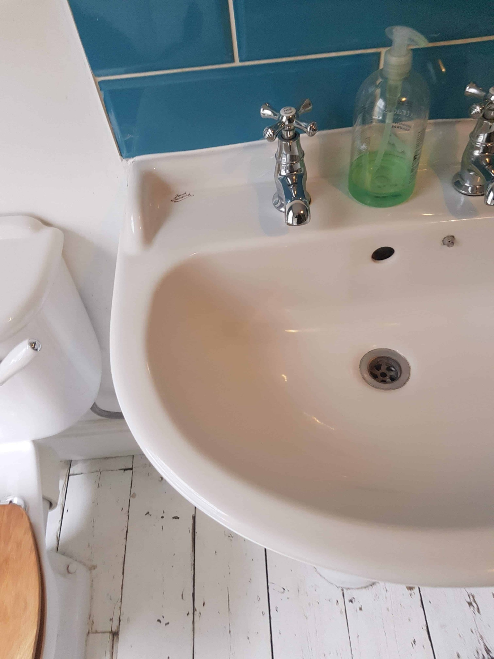 5 examples of time and cost effective bath enamel repair. 3